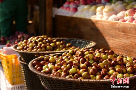 10��1�����磬�ɶ���������&ldquo;�Ҹ���&rdquo;��ʽ���֡����˽⣬&ldquo;�Ҹ���&rdquo;������ԭ��̬�Ĵ���䷻��ԭò��Ӫ���ϳɶ��ĸϳ��Ļ���������&ldquo;�ϳ���ʽ&rdquo;���Ҹ�����Ϊũ��������ƽ̨��ũ�˵���ƽ̨��ũ��Ʒ��չʾƽ̨��Ŀǰ��&ldquo;�Ҹ���&rdquo;�����Ͻ��У���ʮ����ֹ�������һ�ٶ�������̣��ṩ����������ɫũ����Ʒ��һվʽ����ʮ���ഫͳ���ִ��ֹ���Ʒ�Ļ���ʽ���ѡ����顣����