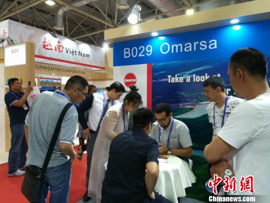 �����չ����Ϊ�ͻ���ʾ��Ʒ