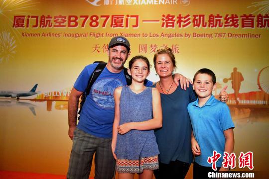 ����ο�һ���Ŀڿ��ĳ����׷ɺ��ࡣ��