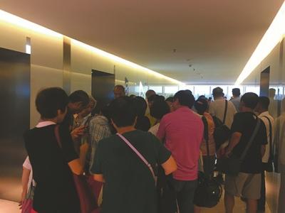 3�գ��ڶ�Ͷ����������Ӯ������˾�ſڡ�