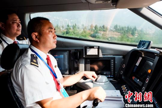 �ɶ�����ζ���˾����ʻ���������ۺϼ�⳵���������ɿ�ר�ϡ�������