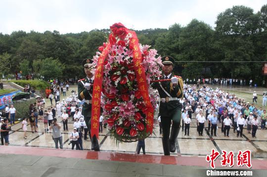 ͼΪ�׻���ʽ�ֳ���������