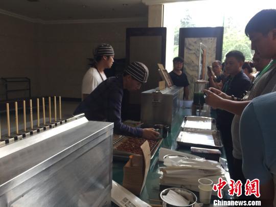 ͼΪ�ƽ���ֳ���ţ�⴮