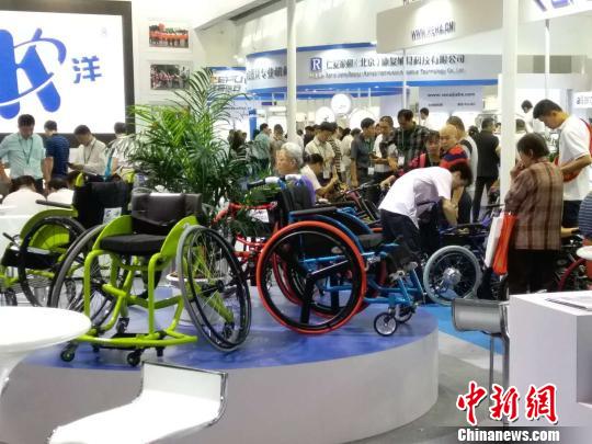 9��13�գ����й��м������ϻ����죬�����б�������չ�����޹�˾Э���&ldquo;2017�й����ʸ������������й����ʿ���������&rdquo;�ڹ��һ������Ŀ�Ļ�����������й�����������22�����Һ͵�����300���չ�̲�չ����ϣ��