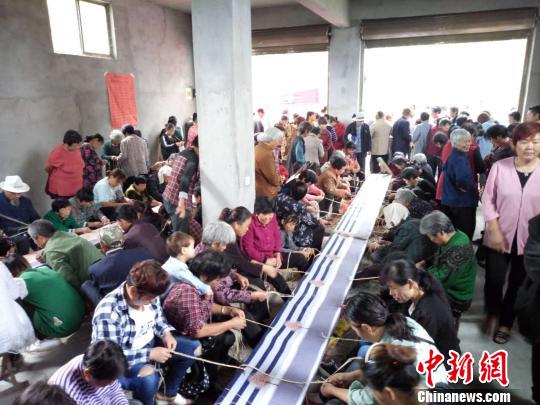 ͼΪ¹���ؼ�̲��󶭴�Ĳݱ��ֳ�������