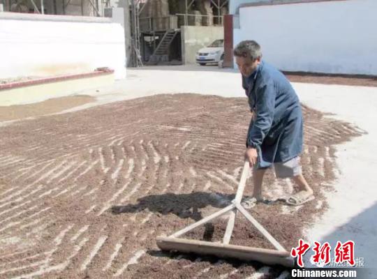 ͼΪ��������ɹ������������ɸ�������ÿ��1500Ԫ�����롣����