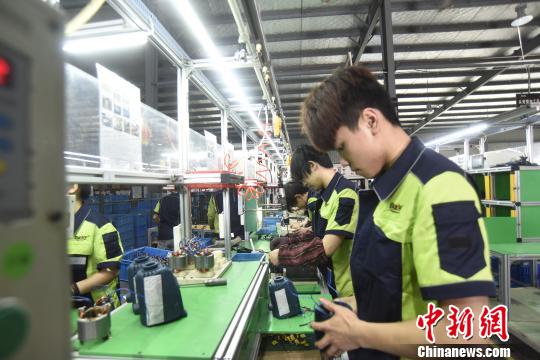 ͼΪ�㽭�����������޹�˾װ�䳵�䡣