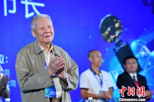 ͼΪ�й�̽�¹�����ָ�ӡ��й���ѧԺԺʿ��Ҷ���ϯ���顣����