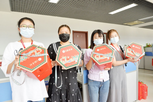 �ǰ����ף������ڰ�����