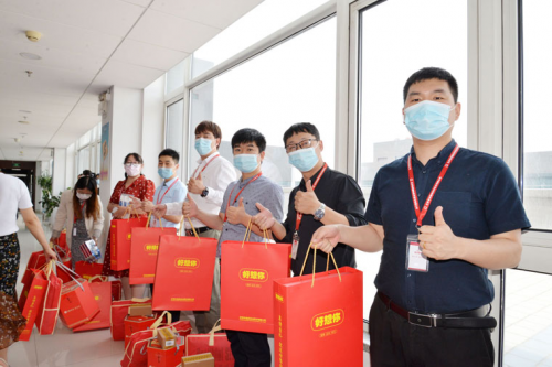 �ǰ����ף������ڰ�����