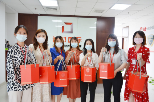 �ǰ����ף������ڰ�����