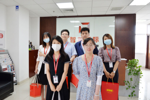 �ǰ����ף������ڰ�����