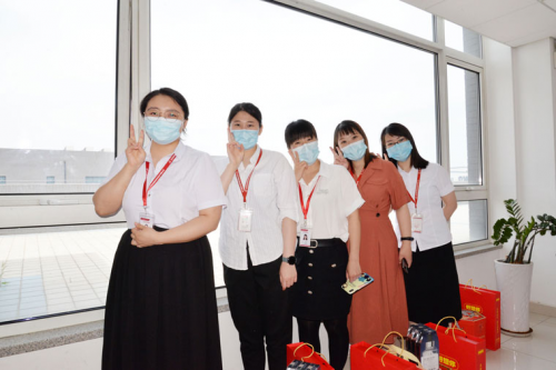 �ǰ����ף������ڰ�����