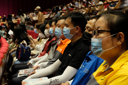 北京演艺集团年度大戏音乐剧《在远方》,唱给平凡人的赞歌