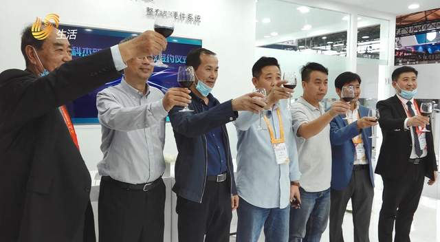 ɽ��ӯ�ƽ�����Ƽ�Я��ɫ��ī��ת����ӡˢ������ڰ˽��й�����ȫӡչ(ͼ5)