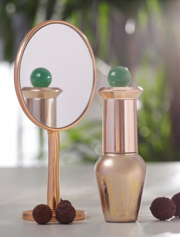 中药之于守一真源一如传统舞蹈之于《舞千年》,在坚守中传承,创新中焕活