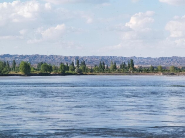 �������ûƺ�ˮ���������һƬ�� ح�����ϼ������������Դ��