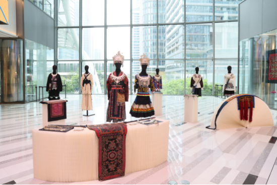 ����ʱװ��Я�֡����ſɳ���������顱�����Ļ����ذ����졸����δ��ʽ��