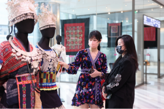 ����ʱװ��Я�֡����ſɳ���������顱�����Ļ����ذ����졸����δ��ʽ��