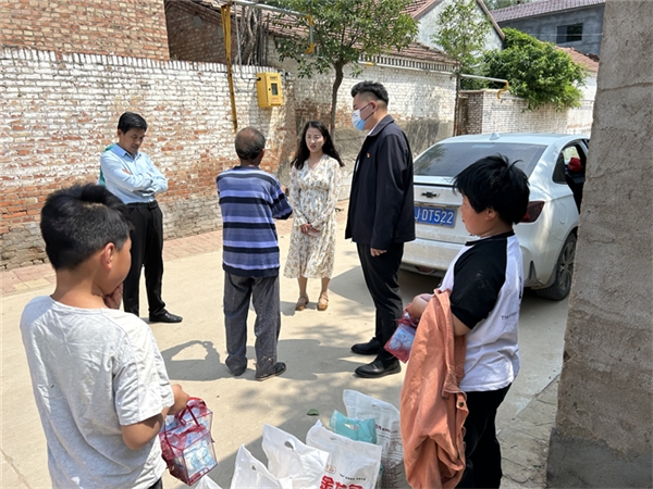 河南鑫豪人力资源有限公司—慰问留守儿童