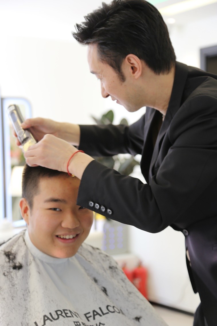 跨界新玩法?巴黎劳伦携手点亮行动公益计划打造孤独症OT治疗场景