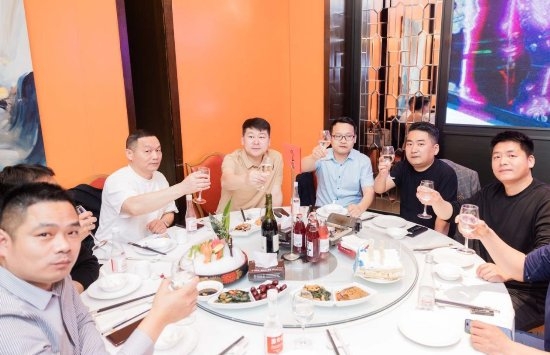 THE ONE KTVƷ�Ʒ������߿�ҵ��ʽԲ����Ļ 