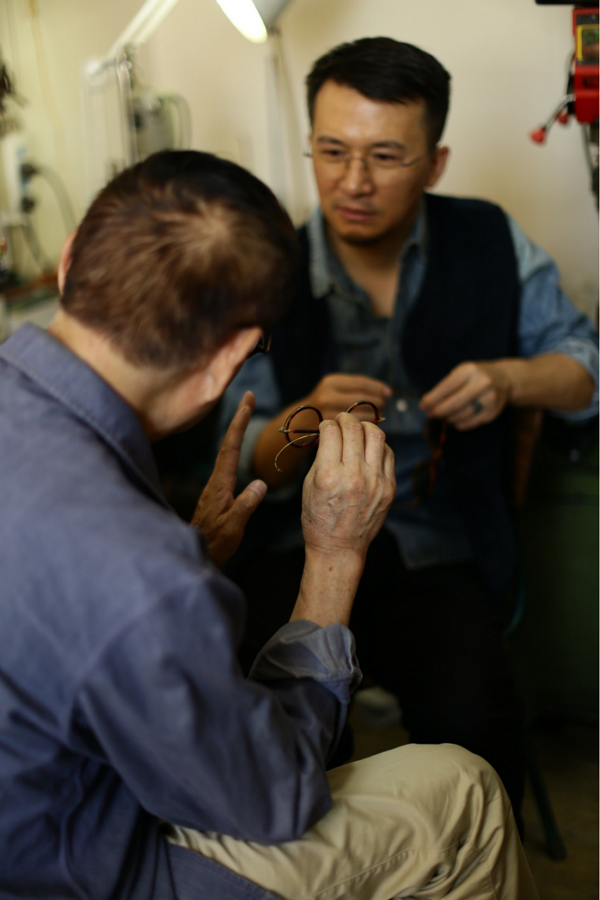 1717668418131823.png 高级定制眼镜:在时间的艺术里,安放生活的赞歌