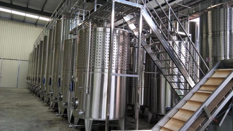 福建融威山葡萄酒:品红酒之美,味红酒之韵。