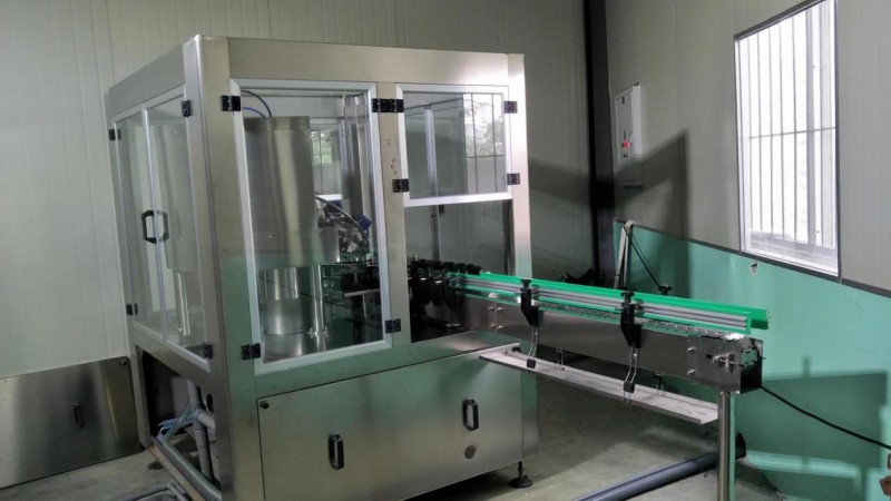 福建融威山葡萄酒:品红酒之美,味红酒之韵。