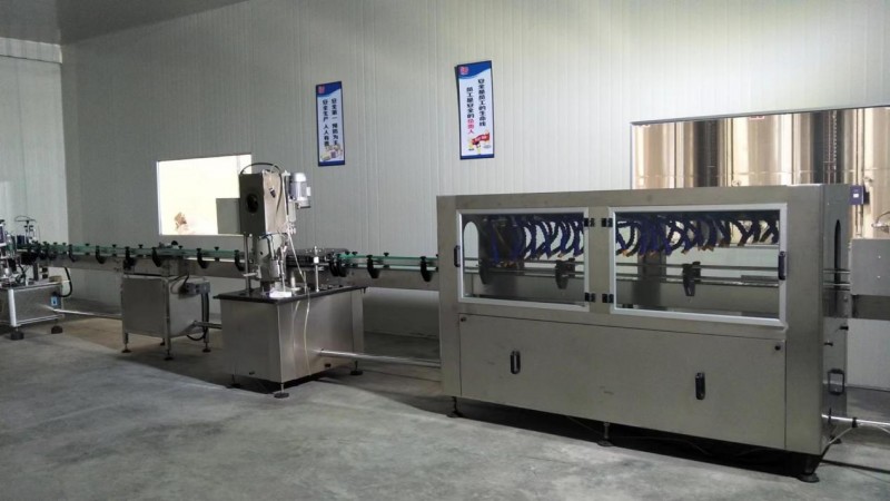 福建融威山葡萄酒:品红酒之美,味红酒之韵。