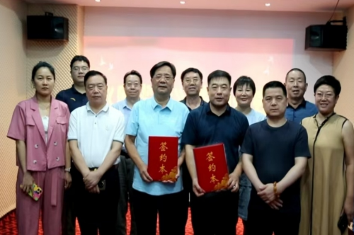 电影《麻雀战》签约仪式在石举行