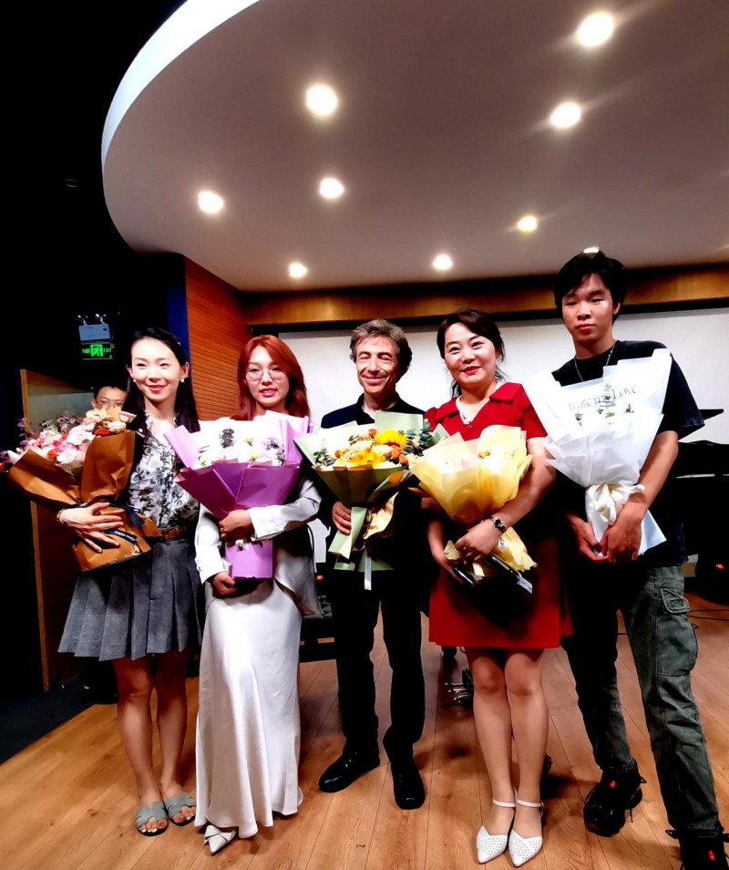 �¸��ٷ�Я��������������ּң��������ֽ�����ƪ�£�ѧ��άҲ��֮����д�Ի�