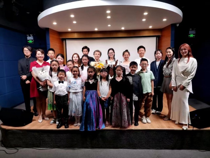 �¸��ٷ�Я��������������ּң��������ֽ�����ƪ�£�ѧ��άҲ��֮����д�Ի�