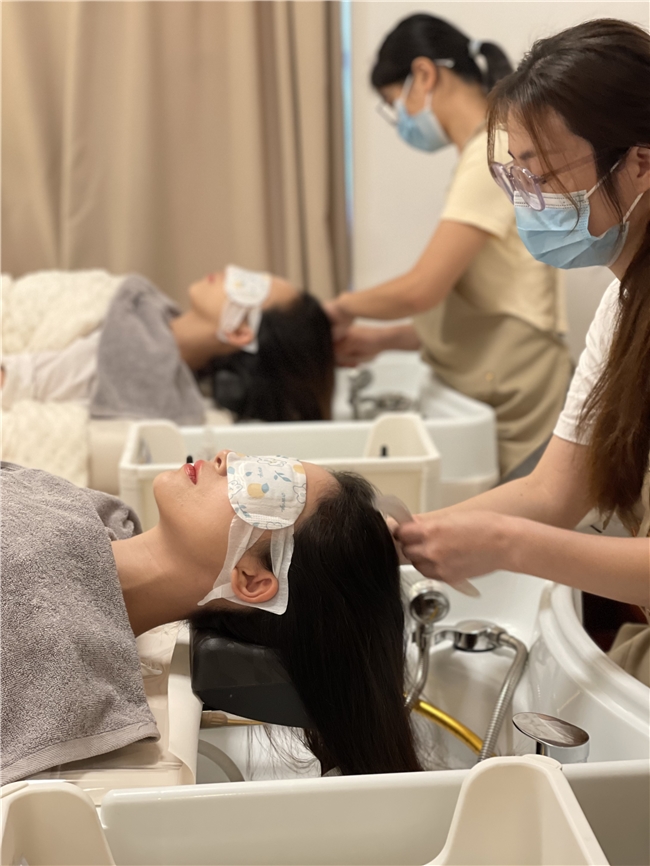 �ֻ�����ͷ��Ʒ��Ѹ�����ţ�����AI�������Ի�˯�߷���