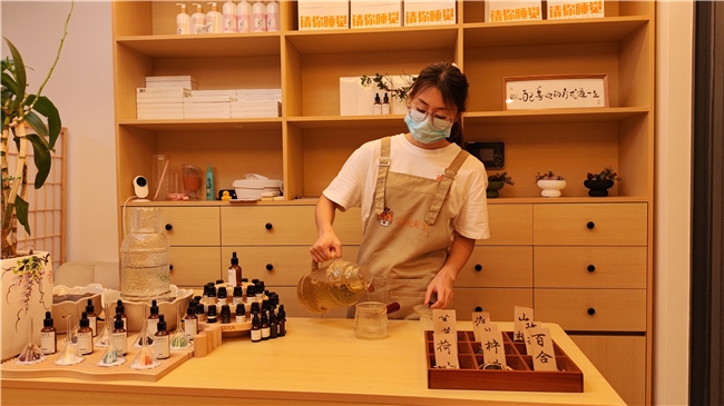 �ֻ�����ͷ��Ʒ��Ѹ�����ţ�����AI�������Ի�˯�߷���