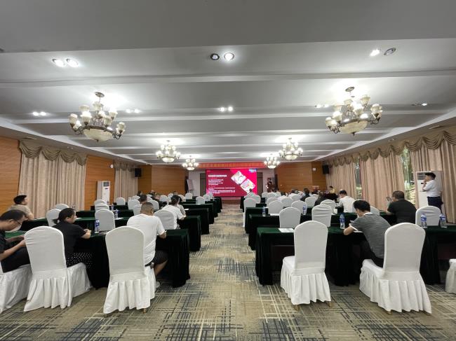 ��˹�Ѳ�ױ����Ϳ��