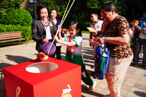 ������Բҹ��������ҵ��չ������������Ļ������ڡ�����ͬ�죬���������Ļ��»�����