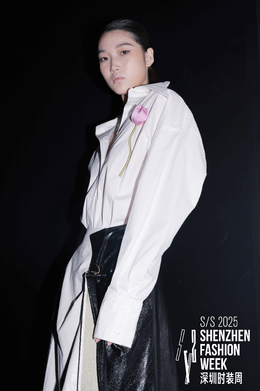 YVONNE��CHOI���ӽ�����е�ʱ�б��Ů�����������ŵ�ʫ��֮��