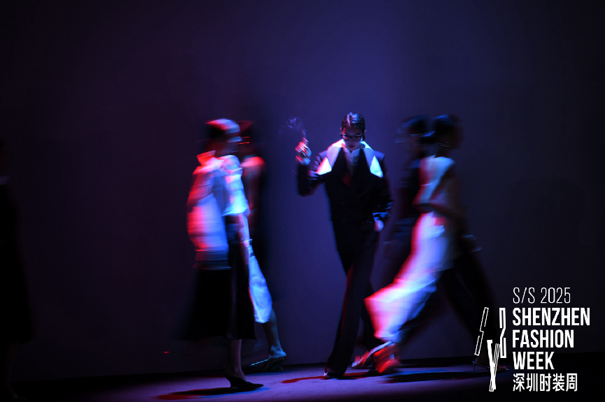 YVONNE��CHOI���ӽ�����е�ʱ�б��Ů�����������ŵ�ʫ��֮��