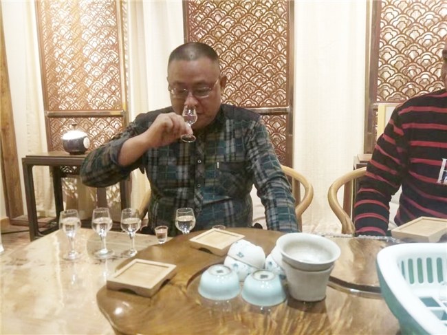 ��ɽ���ƣ�Ʒζ��ɽ�����������ƻ꣬̽Ѱ�׾ƵĶ�����ζ