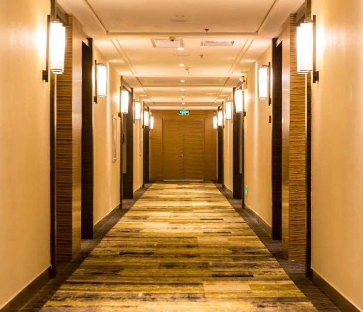 酒店是「标准」格子间,民宿是「非标」个性化