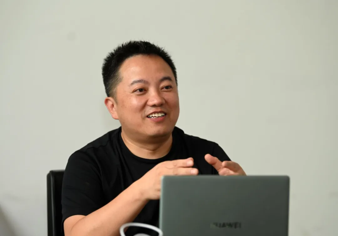 店+科技创始人兼CEO龙井:扎根艺尚小镇,用AI驱动服装行业数字化