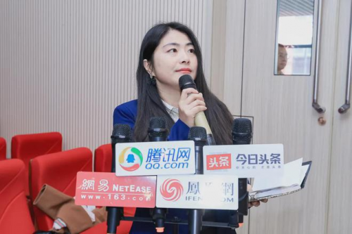 �����ý��������ϯ���߲�Сܿ�����ʻ���