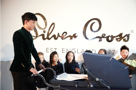 皇室摇篮,梦想星辰——Silver Cross银十字宝贝品牌经典及新品系列童车发布