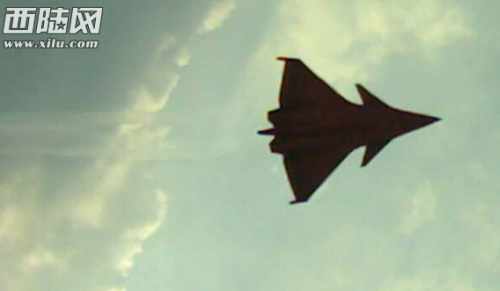 香港惊曝陕西现三角飞行物为中国轰-9隐形轰炸机