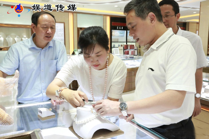 珍珠女王夏清华 珍珠女王夏清华