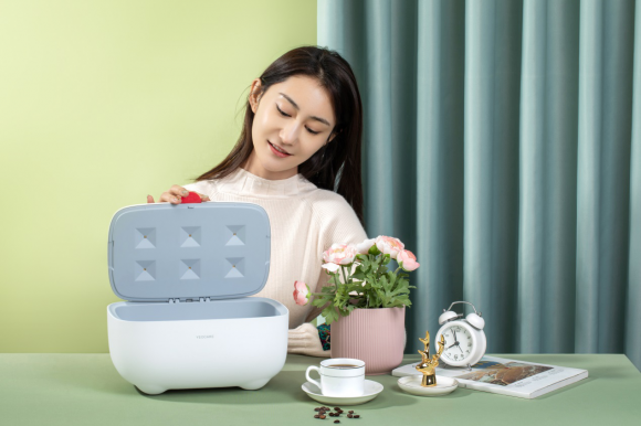 �л�����֮�⣬�ɾ�����֮�������̰����Ƽ����޹�˾